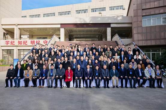 b8941293c28ff7fb7c32d27ca3c1f3c3